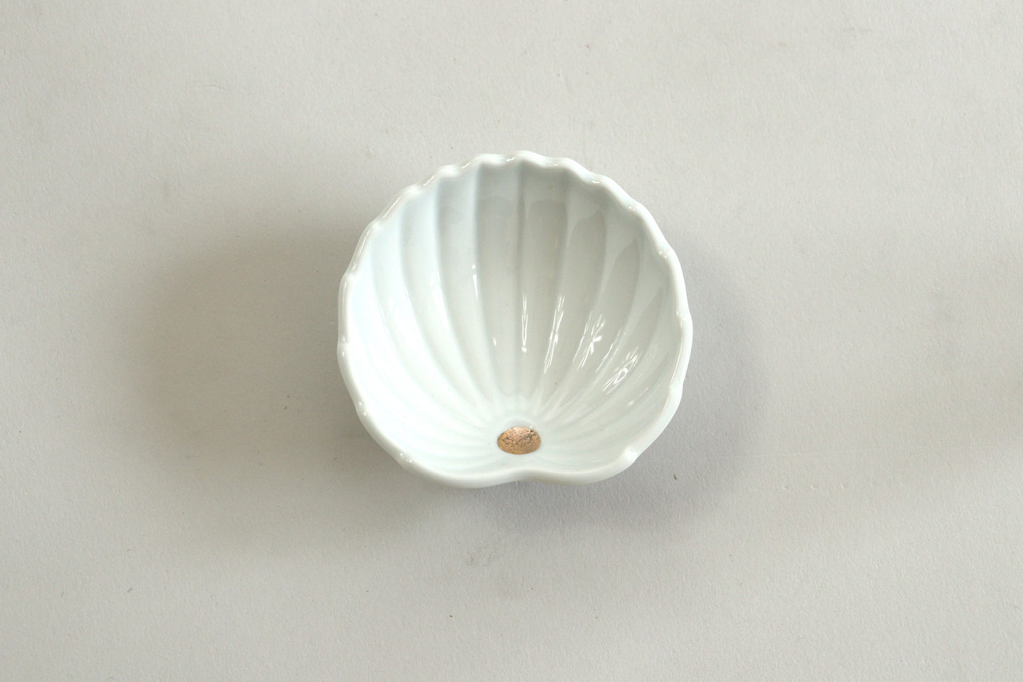3102-0009 有田焼 華山窯 白磁金彩