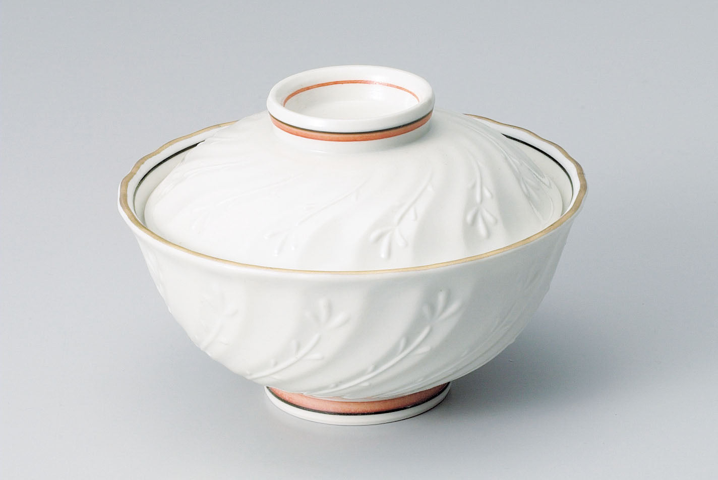 3103-0010 有田焼 華山窯 流水草花彫小蓋物
(12.7φ×H8.6)