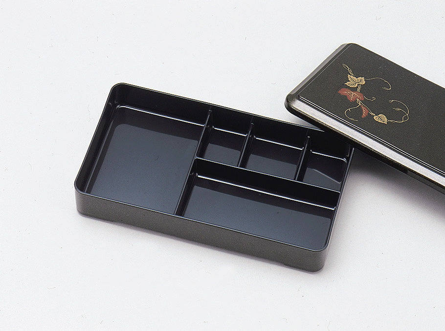 3201-0011 自社製越前漆器 食洗器OK
耐熱源氏弁当 パールつた
(30.2×17.2×H6)