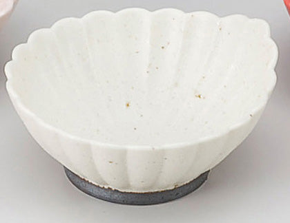 3102-0101 美濃焼 菊彫一方上り3.5寸小鉢(10.4φ×H5.3)