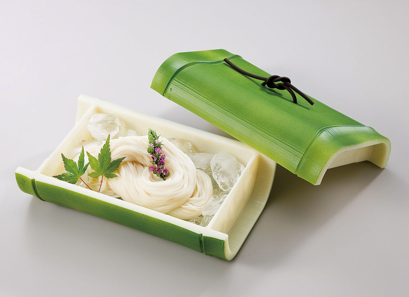 3201-0101 自社製越前漆器 食洗器OK
耐熱竹弁当シリーズ 若身・蓋
(身20×10.5×H4.5 蓋20×10.5×H3.5)
