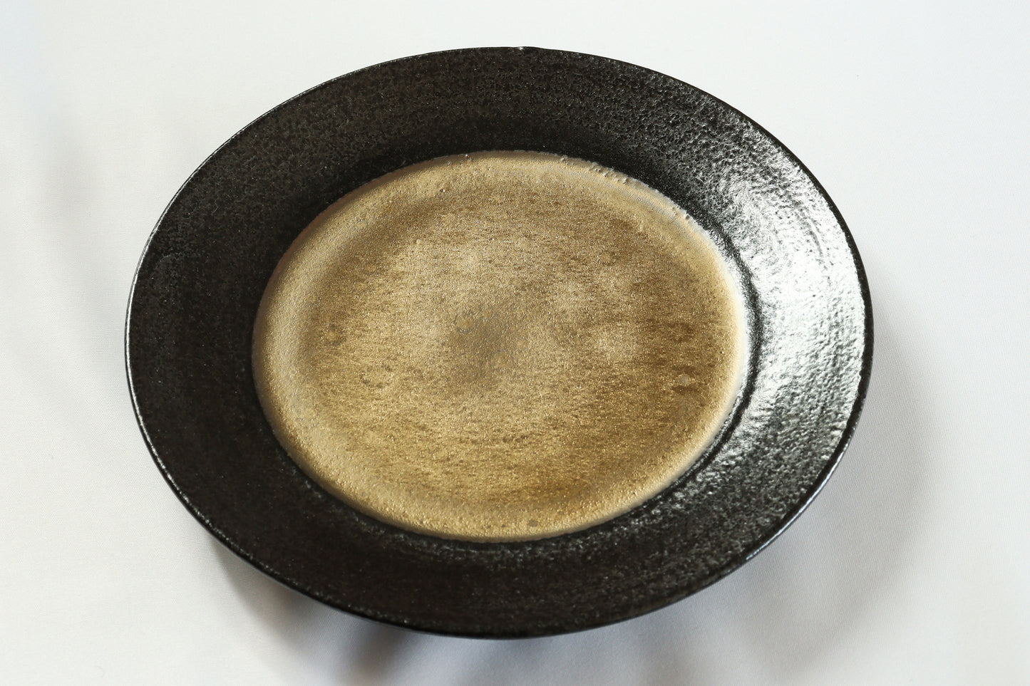 3101-0105　美濃焼　陶器・磁器の両方の良さを兼ね備えたハイブリッドシリーズ
7寸皿 （22φ×H2.5）